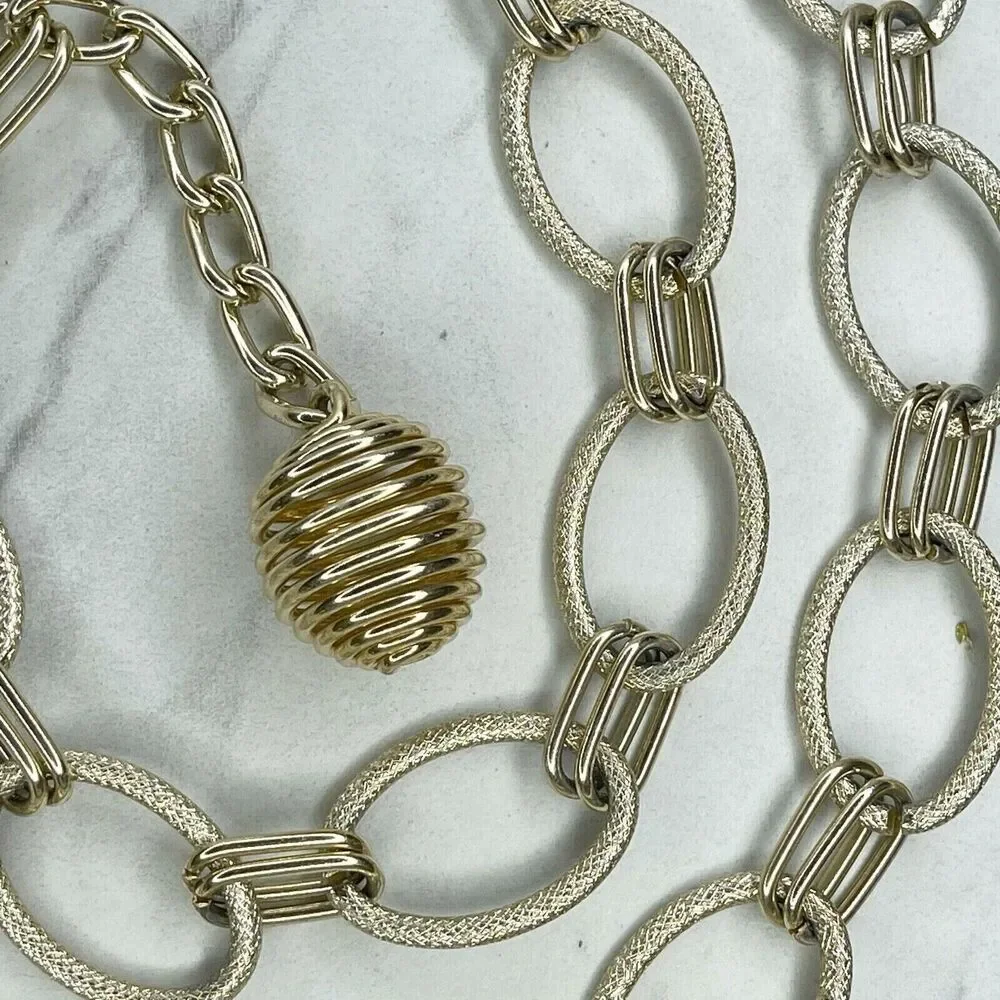 Gold Tone Oval Chain Link Belt with Beehive Swirl Charm - One Size ✨